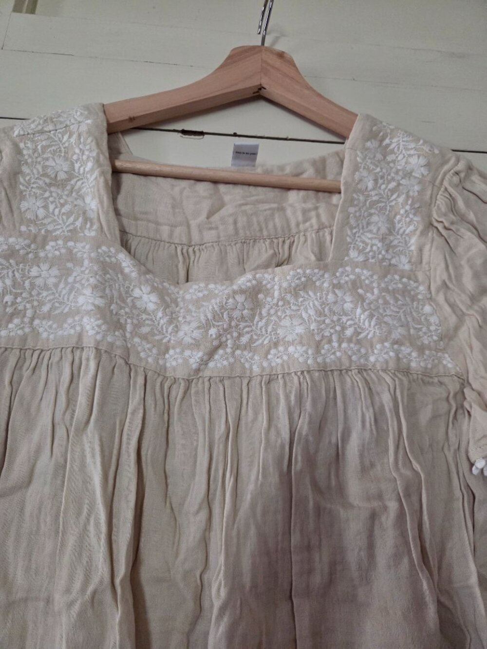 Embroidered top - Picture 2 of 3
